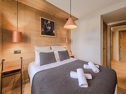 Refined Ski Apartment Facing Mont Blanc