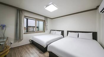Top Island Hotel