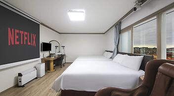 Top Island Hotel