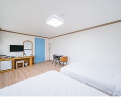 Top Island Hotel