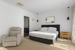 Family Escape With Private Courtyard