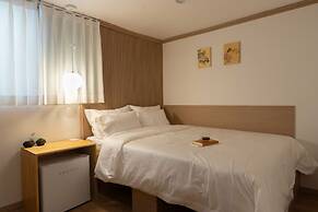 Stay 105 Haenggung Residence