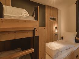 Chic Alpine Apartment With Shared Pool