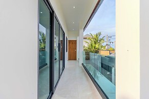 5BR Villa Waterfall Pool Movie Room V257