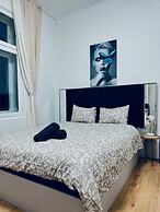 Elegant 4BR Apt Near Westbahnhof