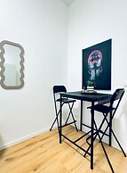 Elegant 4BR Apt Near Westbahnhof