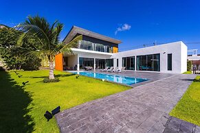 Luxury 5 Bedroom Pool Villa KH-C1