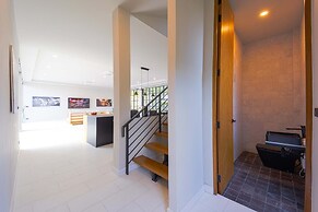 Luxury 5 Bedroom Pool Villa KH-C1