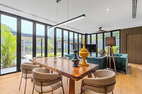 3BR Super Modern Pool Villa V263