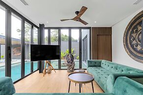 3BR Super Modern Pool Villa V263