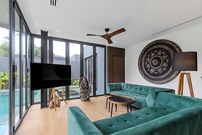 3BR Super Modern Pool Villa V263