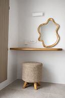 Reya Suites