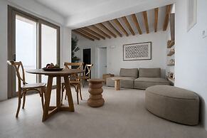 Reya Suites