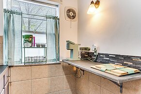 Walk to Park & Cafe: Cozy Indianapolis Getaway