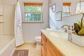 Near Beaches, Base & Bay! Hampton Home w/ Backyard