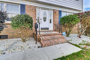 Near Beaches, Base & Bay! Hampton Home w/ Backyard