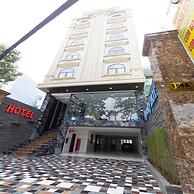 Novelty Hotel