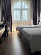 Novelty Hotel