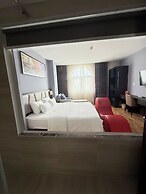 Novelty Hotel