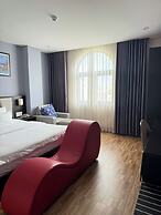 Novelty Hotel