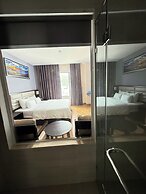 Novelty Hotel
