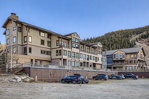 2747 Slopeside Studio
