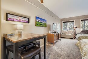 2747 Slopeside Studio