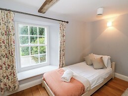 Secret Garden Cottage