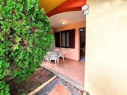 Apartment With Pool and Private Parking