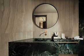 Ceci Suites