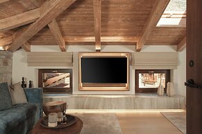 Ceci Suites