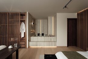 Ceci Suites