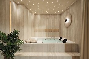 Ceci Suites