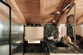 Ceci Suites
