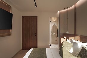Ceci Suites