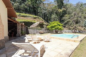 Sitio em Vassouras na Serra com Piscina e Lareira