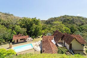 Sitio em Vassouras na Serra com Piscina e Lareira