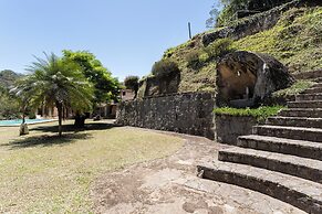 Sitio em Vassouras na Serra com Piscina e Lareira