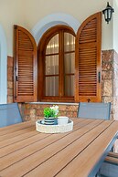 Villa Psani Beachfront Escape With Garden