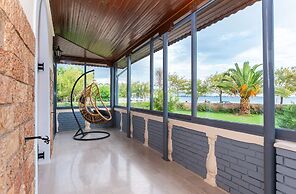 Villa Psani Beachfront Escape With Garden