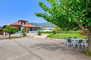 Villa Psani Beachfront Escape With Garden