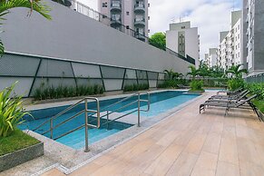 Apto com Garagem e Academia pr Ximo ao Villa-lobos