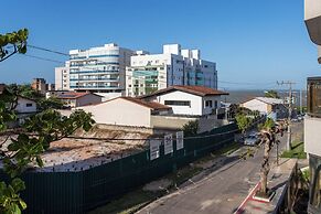 Apto Pet Friendly com Garagem na Enseada Azul
