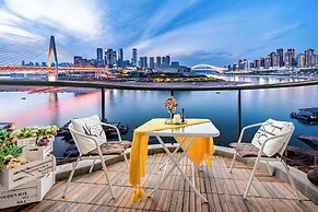 Baihong Riverview Drone Show Apartment