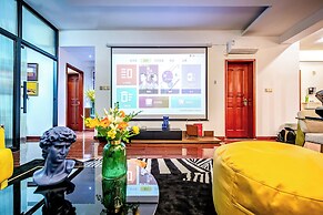 Baihong Riverview Drone Show Apartment