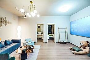 Baihong Riverview Drone Show Apartment
