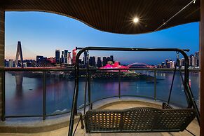 Baihong Riverview Drone Show Apartment