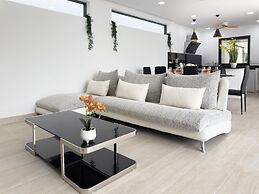 Stylish 3BR Pool Villa Lawan Villa (LWV1)