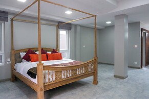 4BR Villa Ideal for Groups Families V262