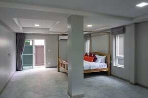 4BR Villa Ideal for Groups Families V262